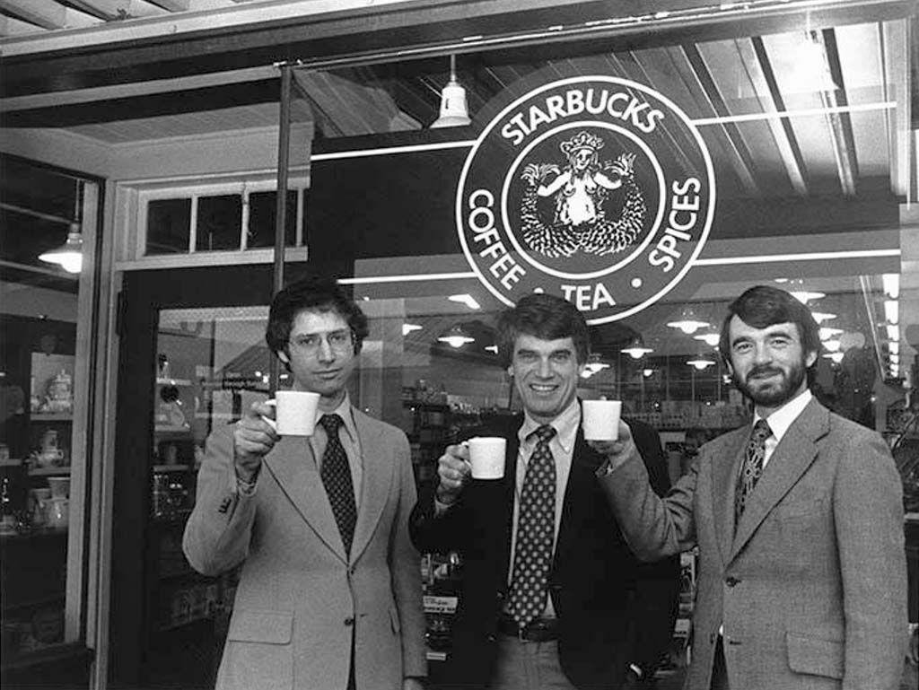 Imagem-do-WhatsApp-de-2024-11-15-as-13.32.59_39fda69a Howard Schultz: Como um Garoto da Periferia Criou a Maior Rede de Cafeterias do Mundo